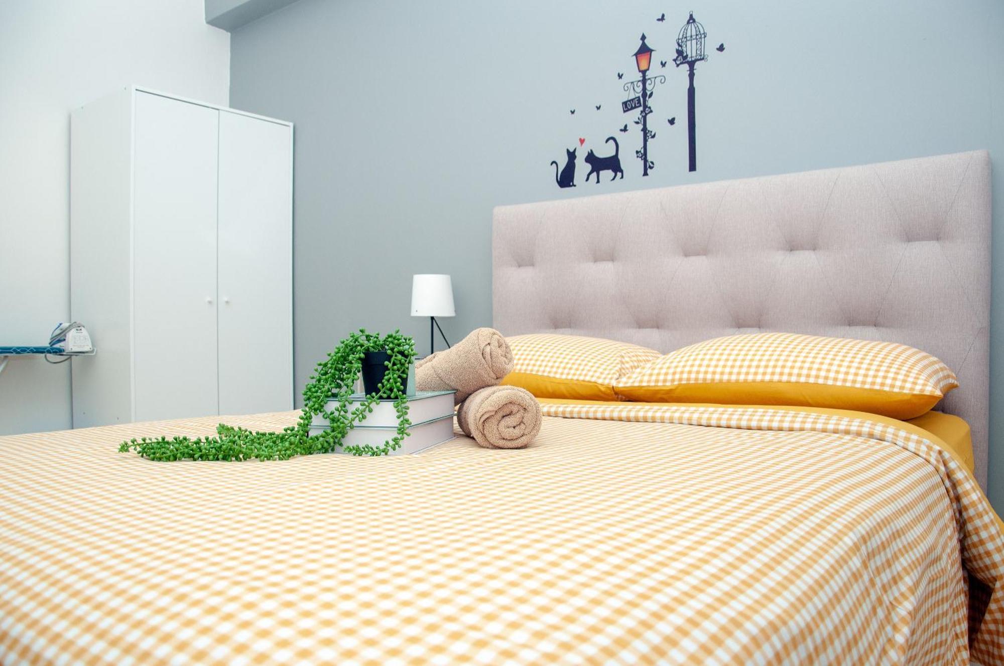 Five H Family Service Apartment Seri Kembangan Exterior photo